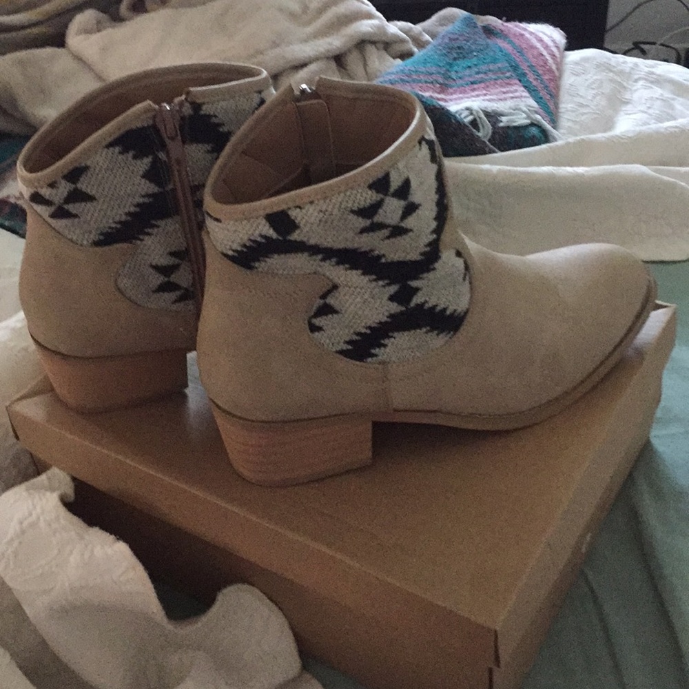 Francesca’s Wallis Aztec Ankle Booties